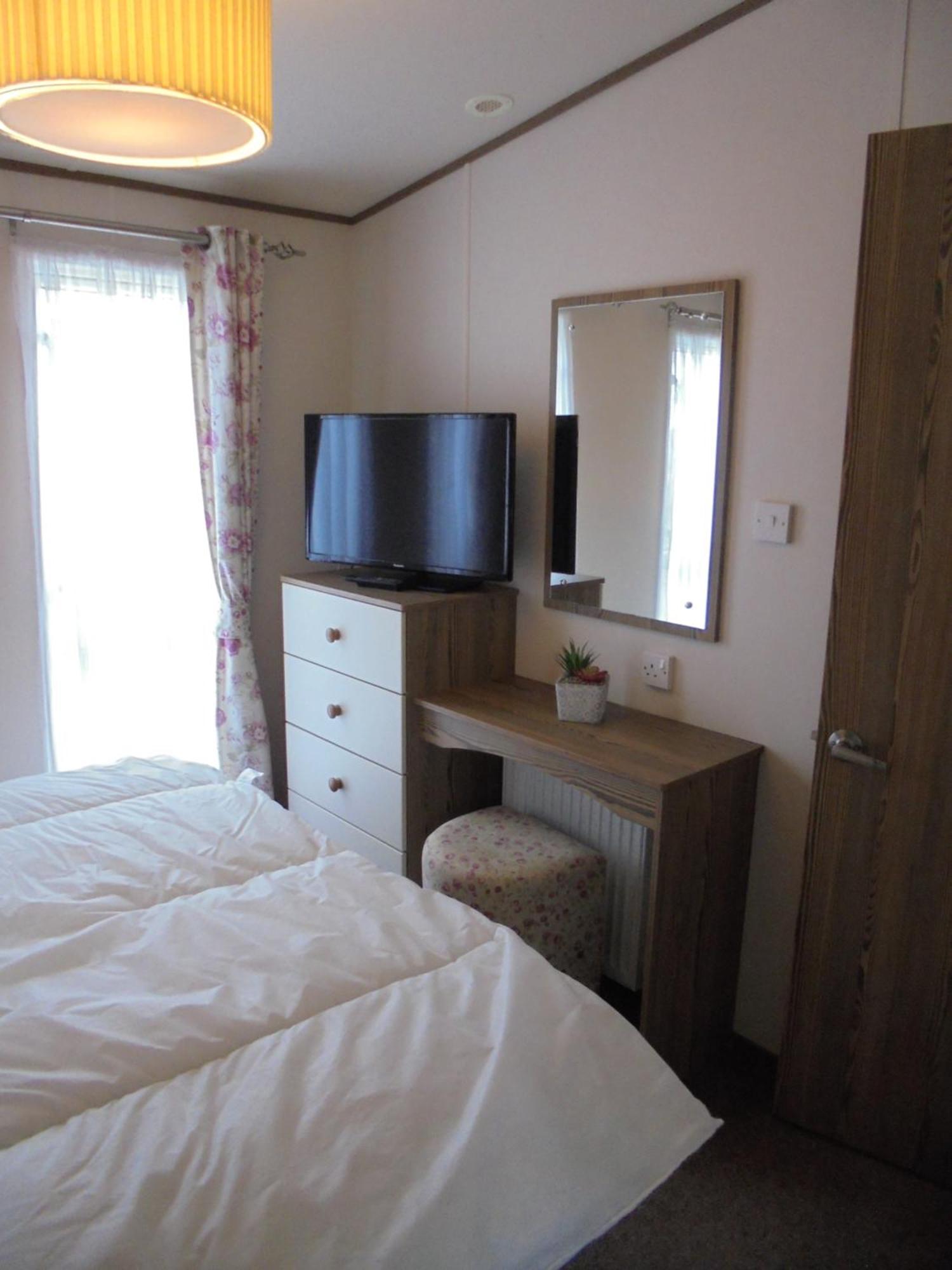 The Grange Ingoldmells: Elan 6 Berth, Central Heated, Wrap Around Decking 外观 照片