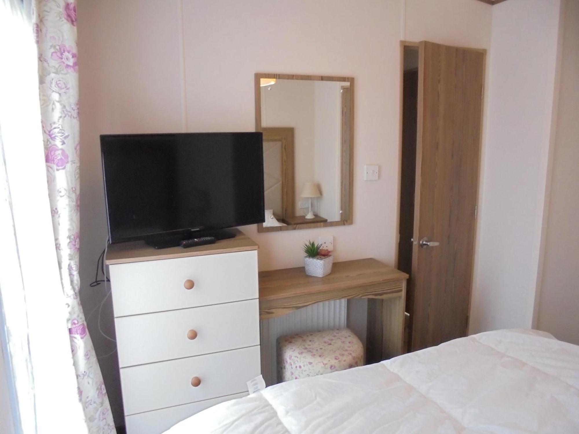 The Grange Ingoldmells: Elan 6 Berth, Central Heated, Wrap Around Decking 外观 照片